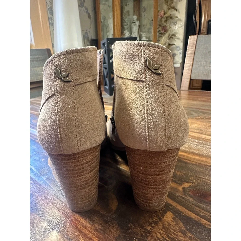 Koolaburra by UGG Shazi‎ Taupe Suede Block Heel Ankle Booties Womens 9